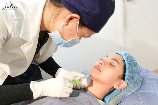 Learn about chin slimming injection services