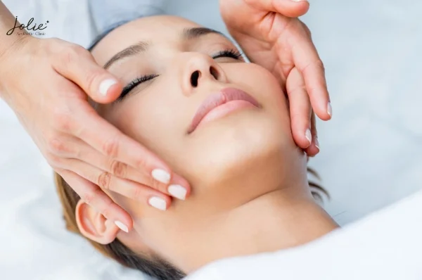 ACNES TREATMENT: THE ULTIMATE SOLUTION FOR CLEAR SKIN AT JOLIE CLINIC